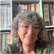 Bonjour ! 
Je vous propose mes services de Correctrice-Lectrice professionnelle.