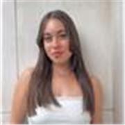Graduada en Estudios Ingleses, profesora particular durante 5 años