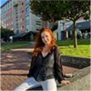 Profesora graduada en Educa primaria con mención en enseñanza del inglés como segunda lengua. 