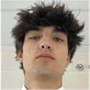 Me defino como una persona comprometida, empática y con gran capacidad para comunicar y transmitir conocimientos.