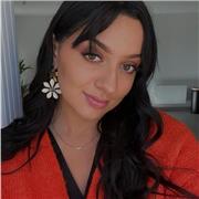 Professeure des écoles ( maternelle et primaire ) offre ses services afin de faire évoluer les jeunes en Anglais