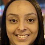 Professora particular de finanças, com mais de 10 anos de carreira e formação em administração