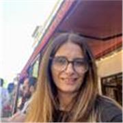 Sono laureata in lettere e ho anni di esperienza nel seguire a casa, i bambini della scuola primaria con pazienza ed entusiasmo.