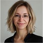 Professeure de FLE – Cours de français pour adultes et adolescents, du niveau grand débutant à intermédiaire.