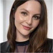 nternational HR and Payroll Specialist offering career and business English support