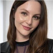 nternational HR and Payroll Specialist offering career and business English support