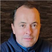 Profesional con experiencia contable en empresas y banca. Auditor durante 10 años.