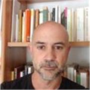 Docente di ruolo e Dottore di ricerca in Filosofia offre lezioni e consulenze a studenti di ogni ordine e grado