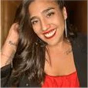 Profesora de Lenguaje y comediante con un enfoque creativo e innovador para el desarrollo de habilidades comunicativas y voz