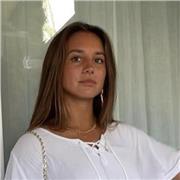 Apta para dar clases hasta 2o bachillerato, don de gentes y con ganas de enseñar