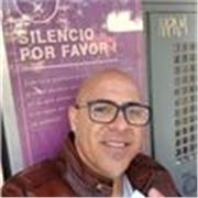 Profesor de Inglés para ayudar en el vocabulario y dicción de estudiantes que comienzan a aprender el idioma, ayudo en tareas escolares y repaso para diferentes exámenes