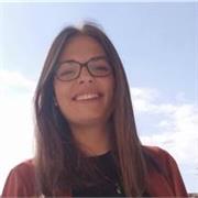 Docente impartisce lezioni di Storia dell'arte per studenti di liceo e delle medie