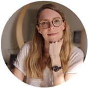 Vous recherchez à apprendre le design graphique et les logiciels de la suite Adobe ? Un oeil extérieur pour mieux présenter vos projets graphique, un feedback sur votre portfolio, je peux vous aider ! ??
Graphiste diplômée depuis 8 ans, je donne des cour