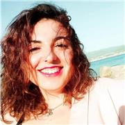 Laureata in Scienze Farmaceutiche per lezioni di Biologia, Chimica, geometria