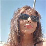 Docente impartisce lezioni di diritto per studenti istituti superiori