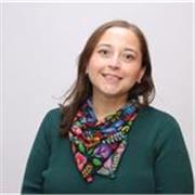 Profesora de inglés y Licenciada en Educación. Especialista en preparación de habilidades escritas y gramática inglesa