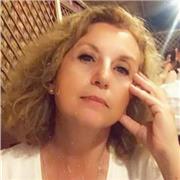 Diplomata in pianoforte con grande esperienza didattica, insegnante in Accademie e scuole di musica impartisce lezioni di pianoforte,propedeutica musicale, teoria e solfeggio per tutti i livelli e età, preparazione esami Licei musicali, conservatorio e co