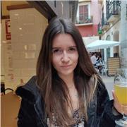 Soy una chica creativa, paciente y responsable, busco dar clases a niños de primaria hasta la ESO