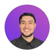 Profesor de apoyo escolar en clases de forma online