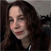Profesora de fotografía que ha estudiado un FP de fotografía.