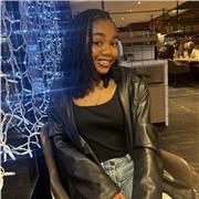 Passionnée par l’enseignement et l’accompagnement des élèves, je transforme chaque cours en moment ludique et motivant