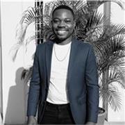 Je cherche un emploi. Je peux enseigner l'anglais.