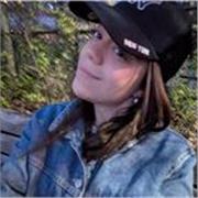 Soy estudiante de tercero de Medicina, apasionada por las asignaturas de ciencias y por enseñar de forma clara y cercana. 