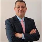 Soy un coach que ayudare a estudiantes muy jóvenes a desarrollarse, para ello utilizaré el conocimiento  y la vasta experque pose 