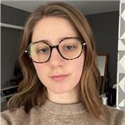 Etudiante d'un CAP Petite Enfance qui propose des cours de niveau primaire et collège.
