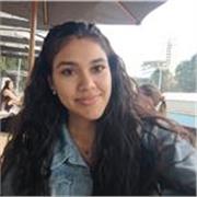 Profesora de apoyo escolar para estudiantes de primaria y bachillerato