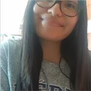 Tutora en español que enseña a niños y adolescentes.