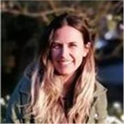 Clases de arteterapia. Se mezclan distintas tecnicas y tambien materiales