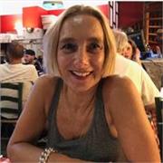 Scrittura creativa e pratiche dell’arte. Come pittrice, dopo l’Accademia di Brera, ho collaborato come blogger alla rivista online Notonlymagazine, dove potete leggere i miei articoli nell’ambito della cultura, arte, design, fotografia, architettura ecc. 