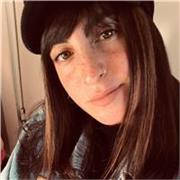 Me defino como una persona apasionada por los idiomas y las culturas.
Voy a dar clases a personas extranjeras.