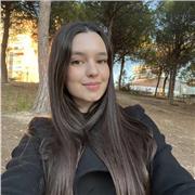 He estudiado durante as de 15 años en un colegio billingüe y mi carrera es billingüe. Tengo el C2 Proficiency de Cambridge.