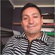 Profesor ayudante de taller de fotografia