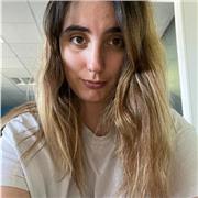 e m’appelle Léa Payot, graphiste Motion Designer  et directrice artistique. Récemment diplômée en Master 2 de Direction Artistique Numérique, j'ai également obtenu un Master 1 en Graphisme Motion Design, avec de nombreuses opportunités professionnels ce q