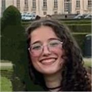 Diplomata dal liceo classico, e frequento l'università di scienze biologiche. Non esitate a contattarmi!