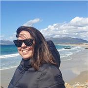 Educadora infantil, activa y creativa, siempre participativa en todos los proyectos, en constante cambio.
Responsable y resolutiva, pero sobre todo mágica, aporto siempre un poco de magia y una gran sonrisa en cada reto que la vida me propone, y que compe