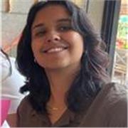 Profesora de fundamentos programacion con enfasis en python y sql