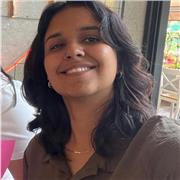 Profesora de fundamentos programacion con enfasis en python y sql