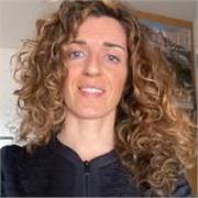 Diplomada en Relaciones laborales y Licenciada en Derecho, da clases particulares