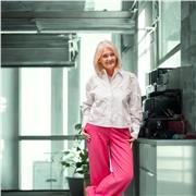 Experienced Leadership Coach helping students in personal development