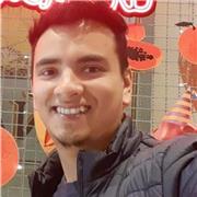 Profesor de Matemáticas imparte clases para niños de primaria