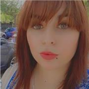 Soy una joven madre de 33 años, soy española nativa y vasca nativa también. Doy clases particulares a niños de primaria en mi tiempo libre. Me apasiona enseñar