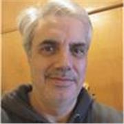 Ingeniero con sistemas de IA funcionando en producción enseña ChatGPT, Claude y automatización aplicados a tu trabajo