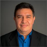 Soy gerente de proyectos bilingüe y puedo ayudar a extranjeros con clases de español