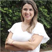 Trabajadora Social apasionada por la enseñanza, por el mundo de las letras y las artes, en especial, por la música y la danza.