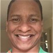 Professeur d'anglais qui enseigne à adultes l'anglais social et commercial.