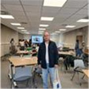 Professeur de français et auteur d'une pièce théâtrale en français. Adhérent à la FIPF